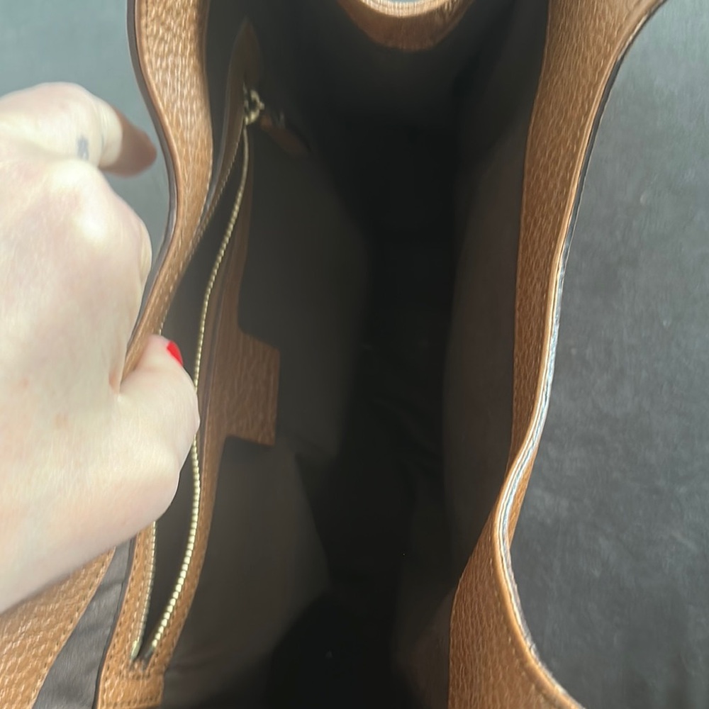 Gucci Brown Leather Shoulder Bag with Gold Accents- Vintage and Authentic! - Picture 6 of 7